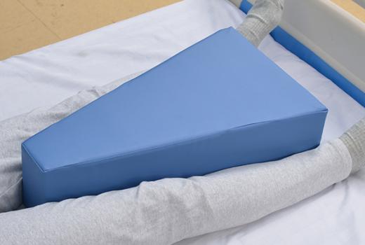 T型外展墊2號 髖關(guān)節(jié)術(shù)后體位墊 下肢痙攣癱瘓者用