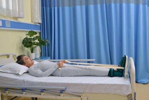 B-009 下肢矯形訓(xùn)練鞋 (1)_副本