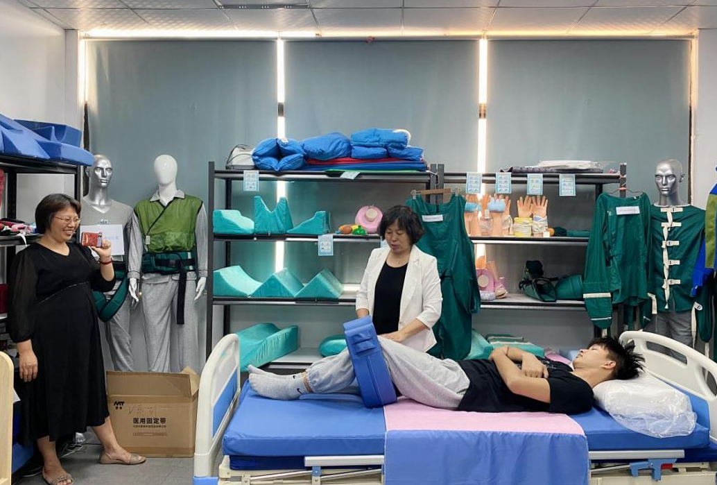 多功能翻身器 陳仁英