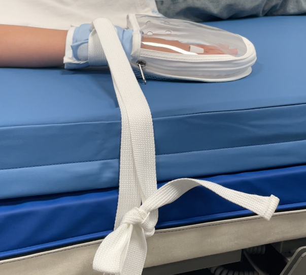 蒙泰轉(zhuǎn)化護(hù)士創(chuàng)新的“透明型”約束手套 蒙泰轉(zhuǎn)化護(hù)士創(chuàng)新的“透明型”約束手套