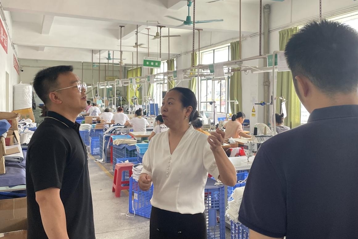 蒙泰創(chuàng)始人陳仁英帶云匠科技李總、方總參觀倉庫和工廠