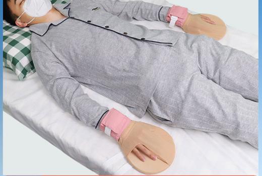 新型多功能分區(qū)約束手套 幫助認知障礙或躁動病友限制手部活動,預防非計劃性拔管、自傷行為及意外傷害,適用于 ICU重癥監(jiān)護與家庭護理場景